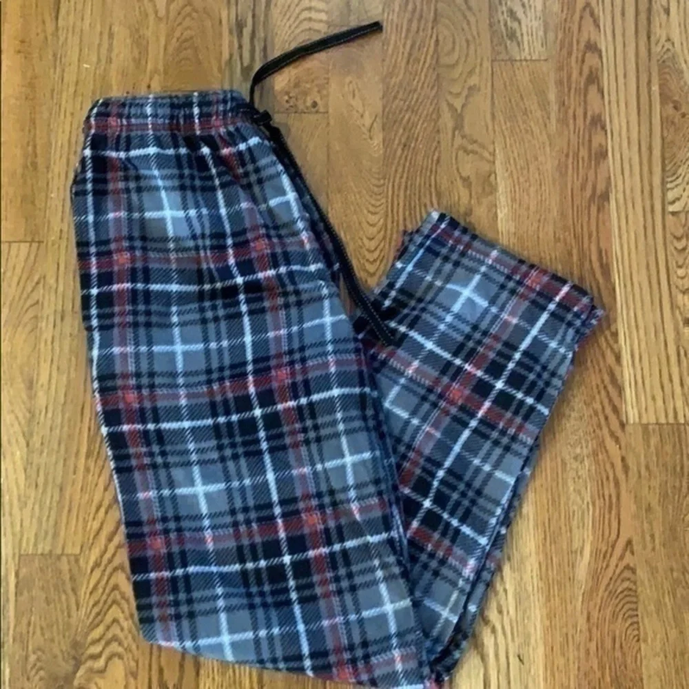 Men’s plaid fleece sleep pants
